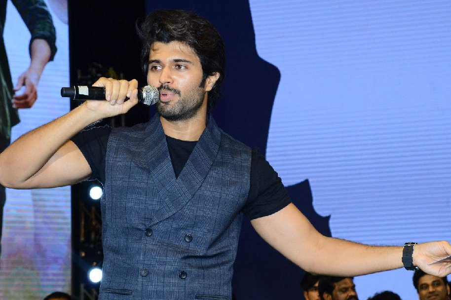 Maharshi-Movie-Pre-Release-Event